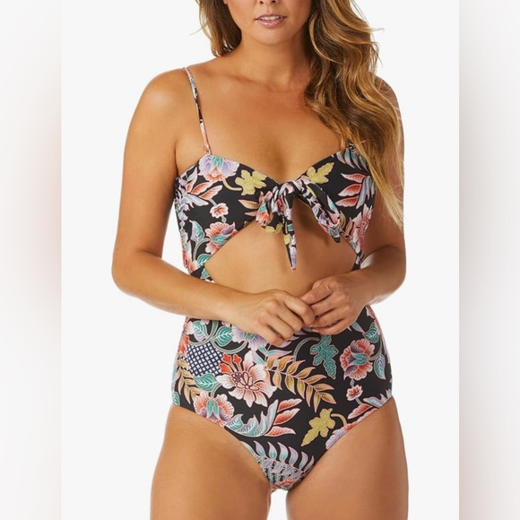 NWT $78 Raisins Puerto Vallarta One Piece
Bathing Suit Floral Print Boho Medium - Picture 4 of 13